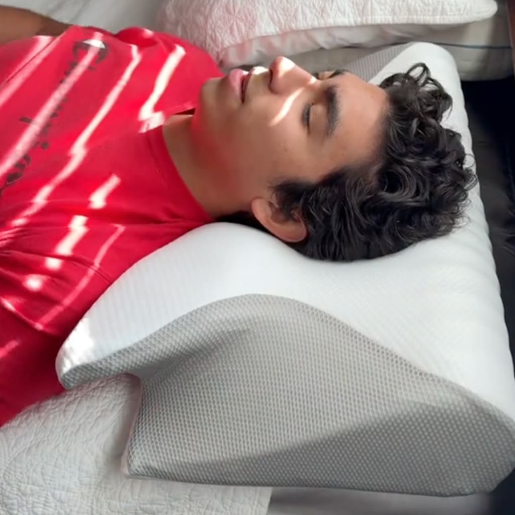 SleepCradle - Neck & Shoulder Relief Pillow